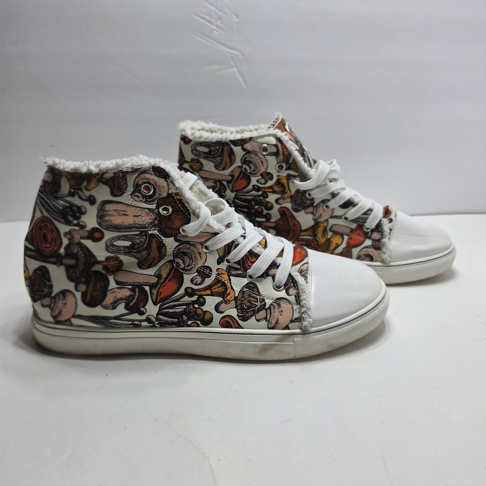 Mushroom Print High Top Sneakers Faux Shearling Lined Cottagecore Size 43